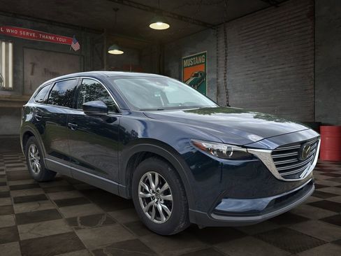Used 2018 MAZDA CX-9 Touring FWD image 2
