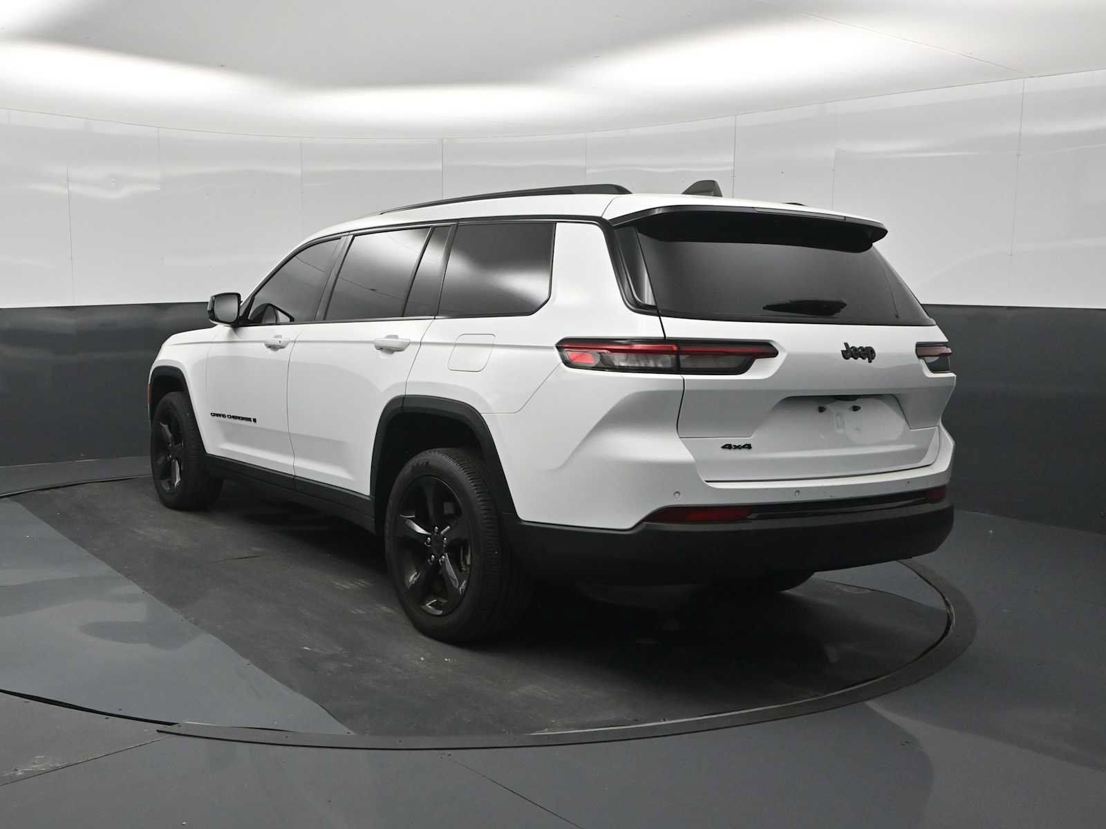 Used 2023 Jeep Grand Cherokee L Laredo AWD/4WD image 6