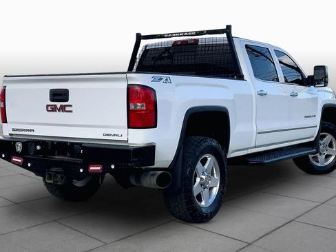 Used 2015 GMC Sierra 2500 Denali w/ Duramax Plus Package AWD/4WD image 11