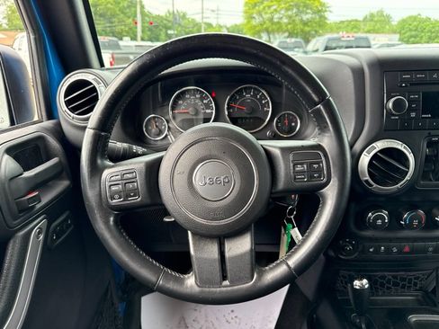 Used 2015 Jeep Wrangler Unlimited Sahara w/ Max Tow Package AWD/4WD image 26