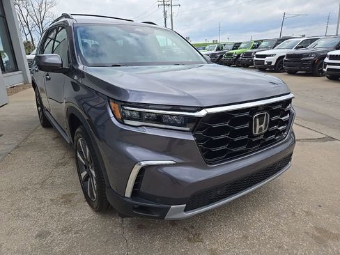 Used 2024 Honda Pilot Elite image 12