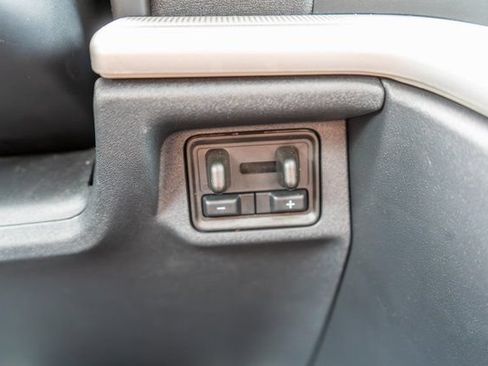 Used 2025 Ford Expedition Active AWD/4WD image 27