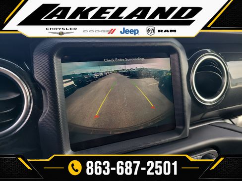 Used 2020 Jeep Wrangler Unlimited Sahara AWD/4WD image 22