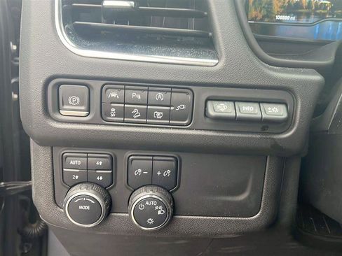 Used 2022 Chevrolet Suburban High Country w/ Premium Package 2 image 9