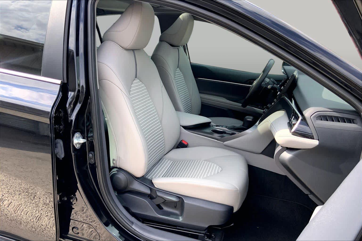Used 2024 Toyota Camry SE w/ Audio Upgrade Package FWD image 9
