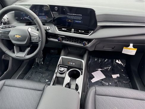 New 2026 Chevrolet Equinox LT w/ Convenience Package II image 6