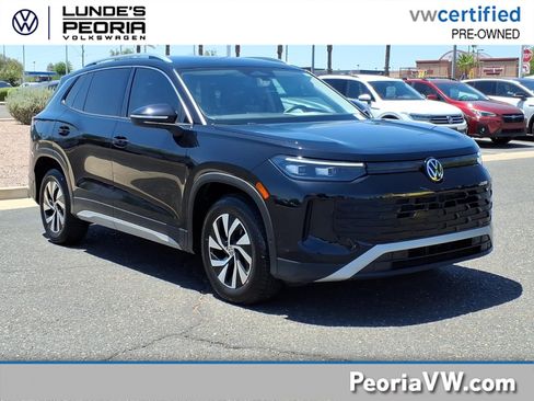 Certified 2025 Volkswagen Tiguan S FWD image 1