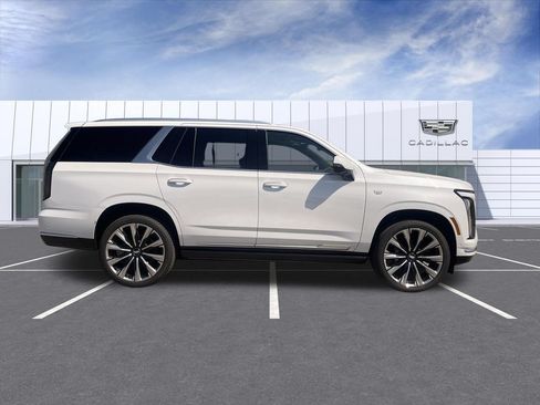 New 2026 Cadillac Escalade Luxury w/ Touring Package AWD/4WD image 9