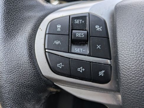 Used 2022 Ford Explorer XLT w/ Equipment Group 202A RWD image 26