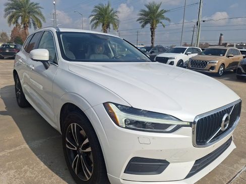 Used 2020 Volvo XC60 T6 Momentum image 4