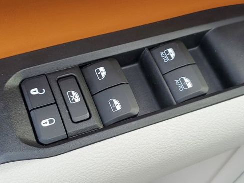 Certified 2022 Jeep Compass Limited image 10