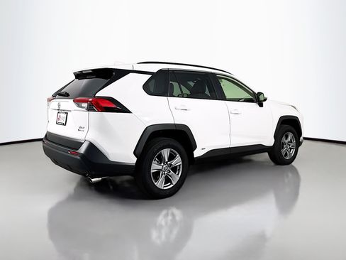 Used 2025 Toyota RAV4 XLE AWD/4WD image 7