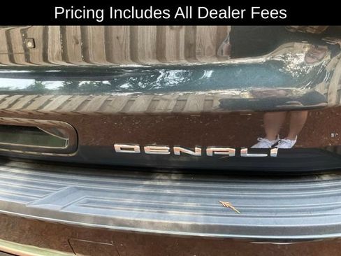 Used 2022 GMC Yukon Denali w/ Denali Premium Package AWD/4WD image 6