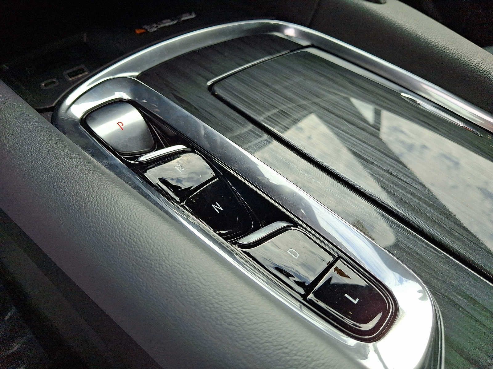 Used 2023 Buick Enclave Essence FWD image 14
