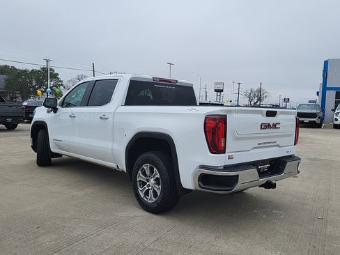 Used 2025 GMC Sierra 1500 SLT image 8