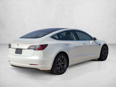 Used 2019 Tesla Model 3 Mid Range image 5