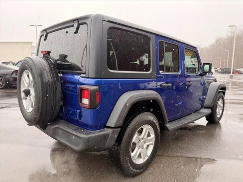 Used 2019 Jeep Wrangler Unlimited Sport S image 4