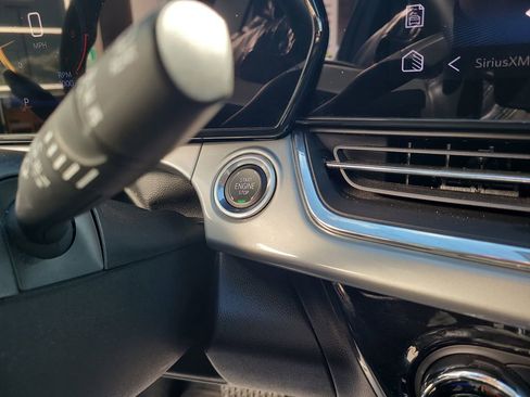 Used 2025 Chevrolet Trax LT w/ LT Convenience Package image 19