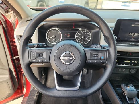 Used 2024 Nissan Rogue SV FWD image 16