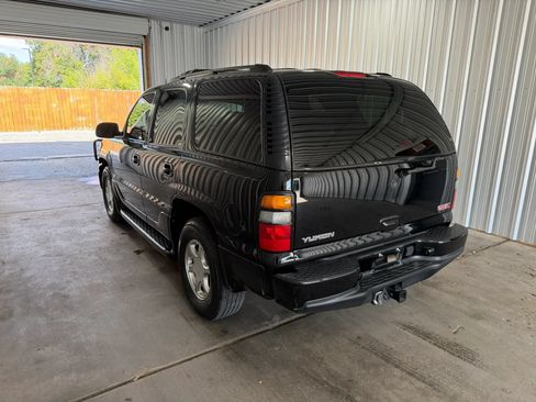 Used 2004 GMC Yukon Denali AWD/4WD image 2