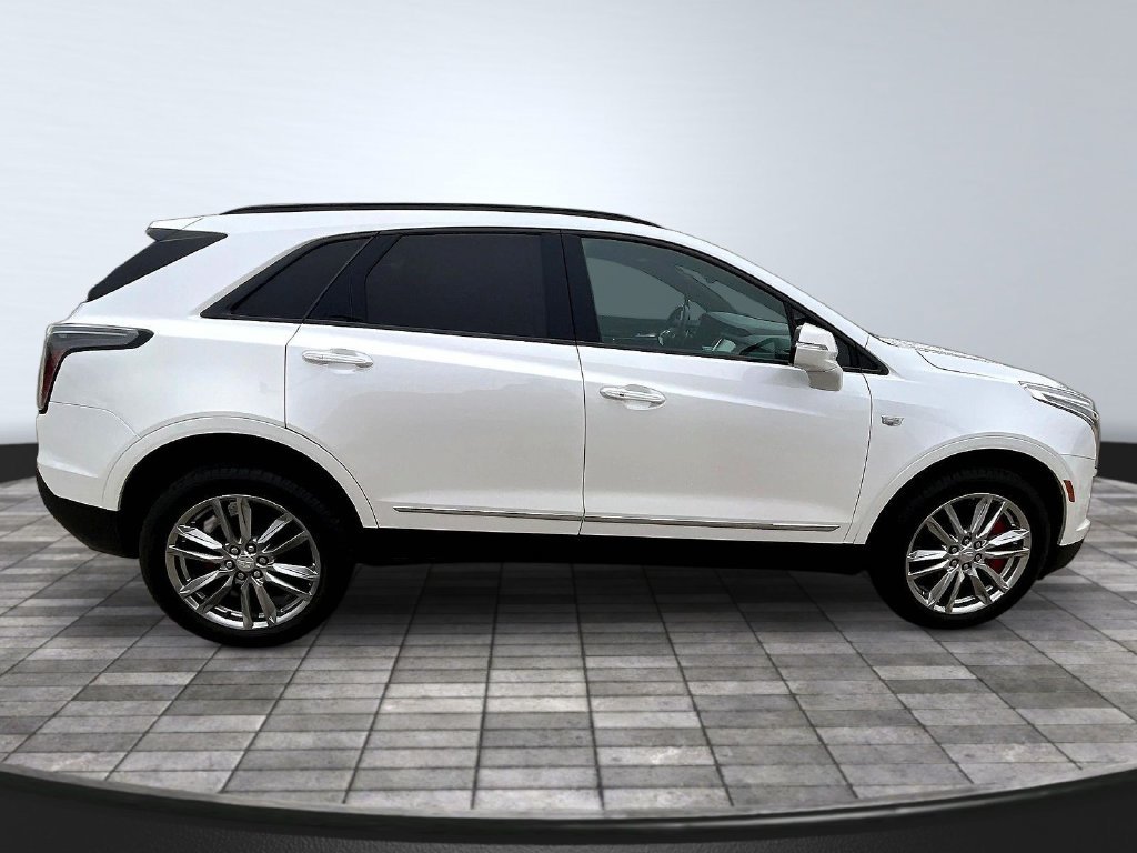 Used 2022 Cadillac XT5 Sportv w/ LPO, Floor Liner Package AWD/4WD image 8
