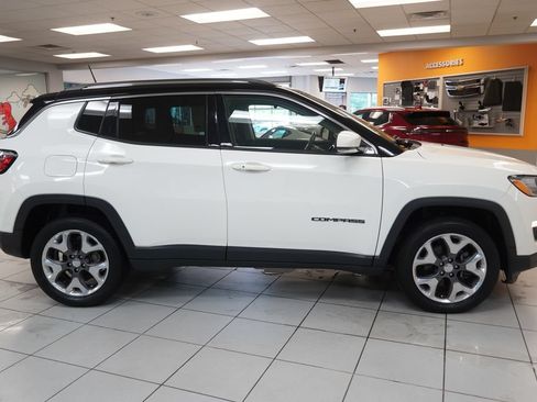 Used 2020 Jeep Compass Limited AWD/4WD image 13