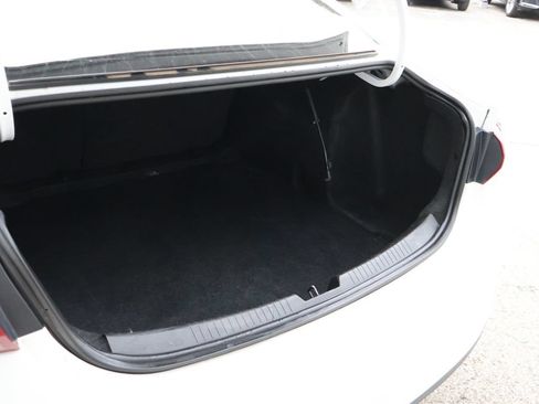 Used 2020 Chevrolet Malibu LT FWD image 17
