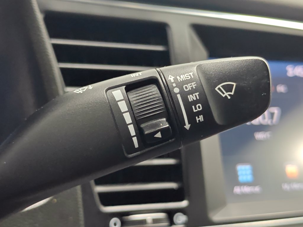 Used 2018 Hyundai Elantra SEL FWD image 33