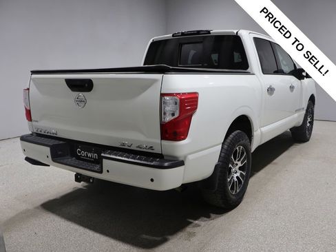 Used 2020 Nissan Titan SV w/ SV Convenience Package AWD/4WD image 2