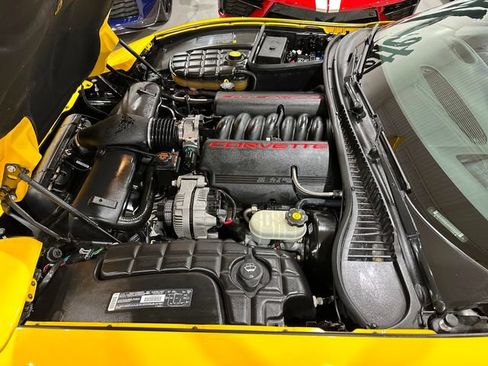 Used 2002 Chevrolet Corvette Coupe w/ Preferred Equipment Group2 RWD image 25