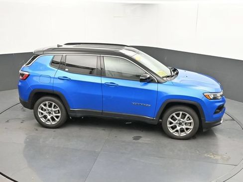 Used 2025 Jeep Compass Limited AWD/4WD image 38