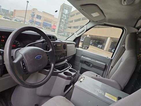 Used 2012 Ford E-150 and Econoline 150 Van 3D w/ PWR Group image 12