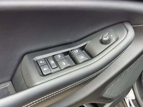 Used 2025 Jeep Grand Cherokee L Laredo image 22