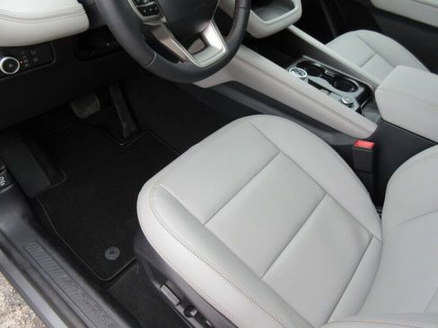 New 2026 Ford Explorer Active RWD image 14