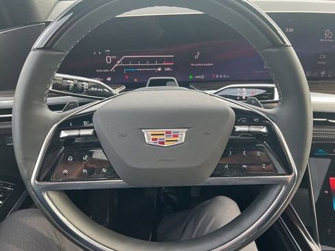 Used 2025 Cadillac Escalade Premium Luxury AWD/4WD image 31