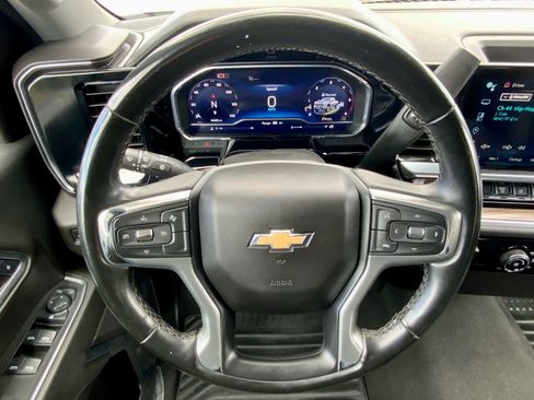Used 2024 Chevrolet Silverado 2500 LT AWD/4WD image 41