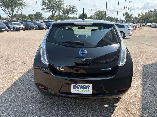 Used 2014 Nissan Leaf SV w/ Premium Package FWD image 4