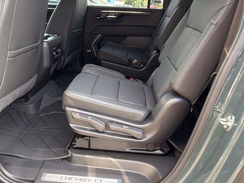 New 2026 Chevrolet Suburban Z71 w/ Comfort Package AWD/4WD image 19