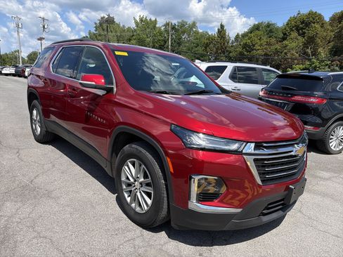 Used 2023 Chevrolet Traverse LT AWD/4WD image 2