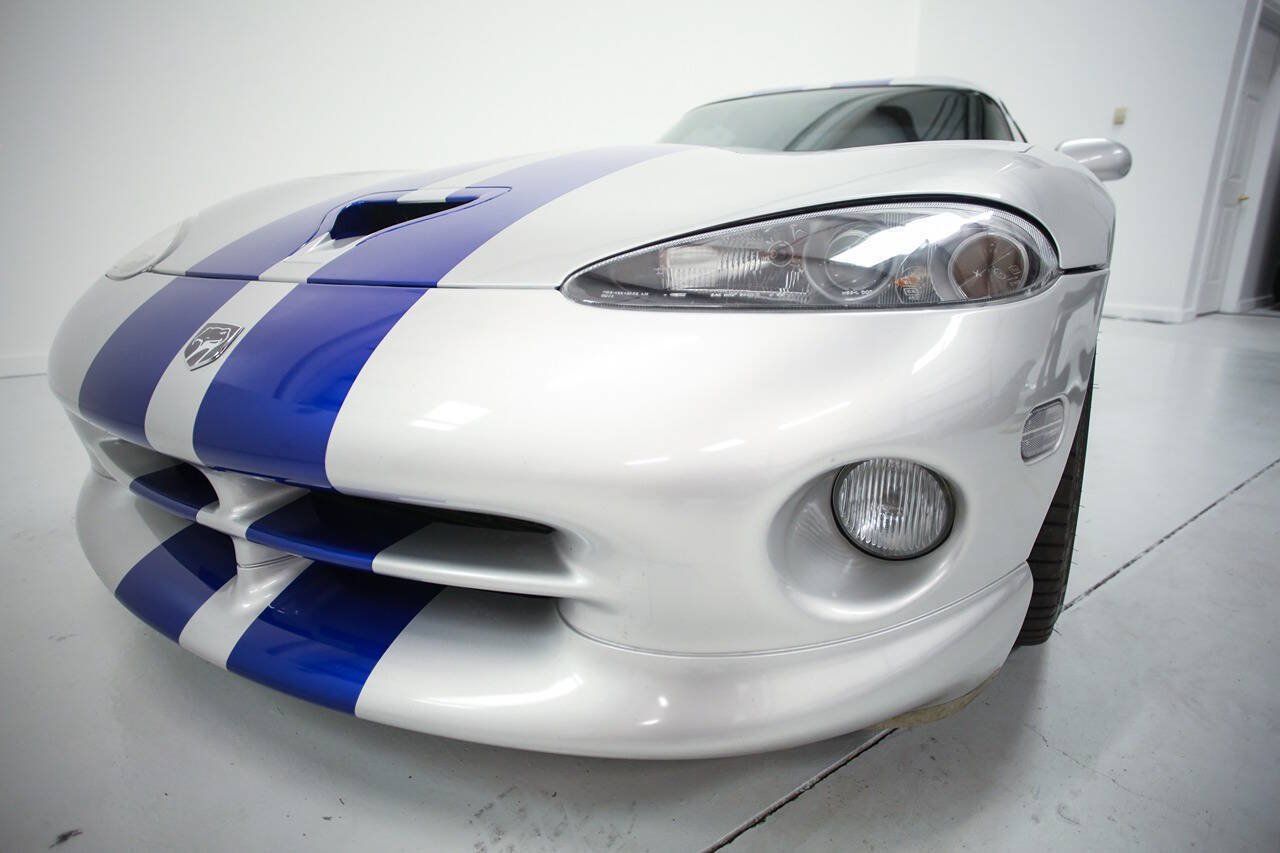 Used 1999 Dodge Viper GTS RWD image 10