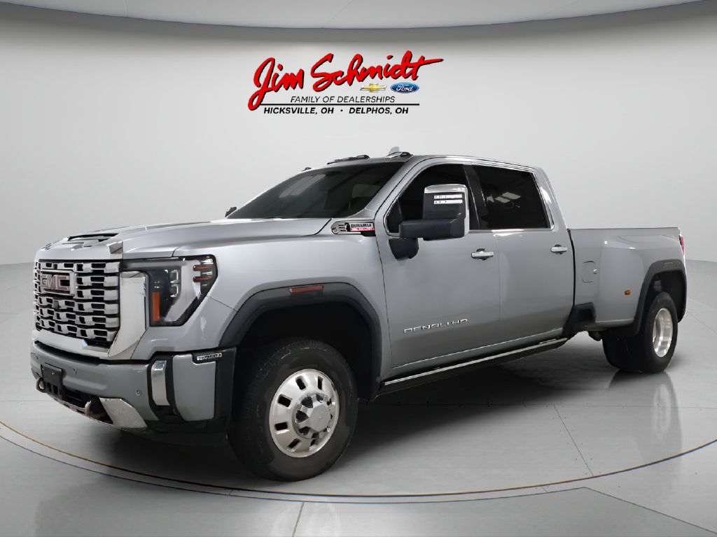 Used 2025 GMC Sierra 3500 Denali w/ Denali Reserve Package AWD/4WD image 2