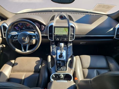 Used 2016 Porsche Cayenne image 17