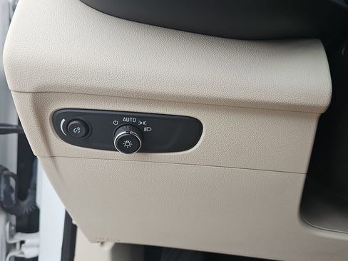Certified 2023 Buick Envision Preferred AWD/4WD image 32