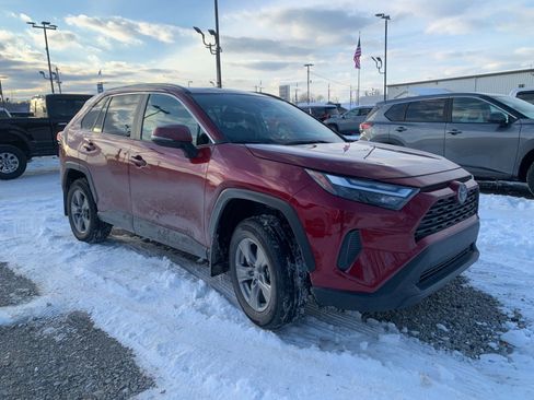 Used 2025 Toyota RAV4 XLE image 7