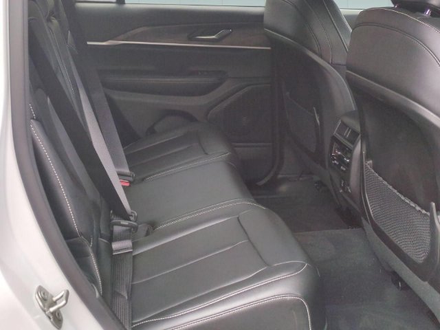 Used 2024 Jeep Grand Cherokee Limited AWD/4WD image 29
