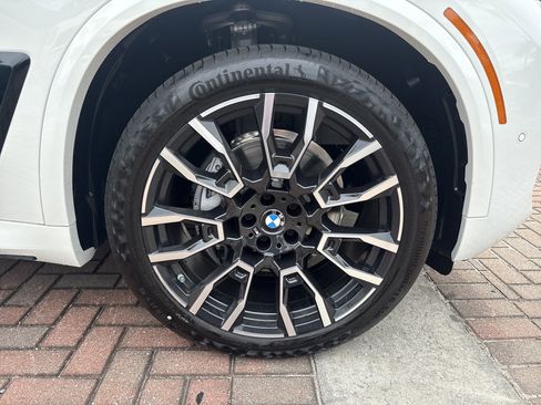 Used 2026 BMW X5 xDrive40i w/ M Sport Package AWD/4WD image 11