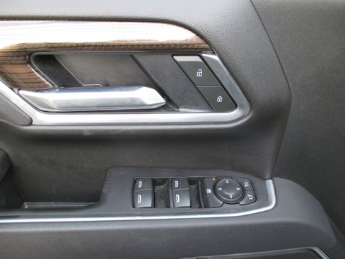 Used 2025 Chevrolet Silverado 2500 LT w/ Convenience Package image 12