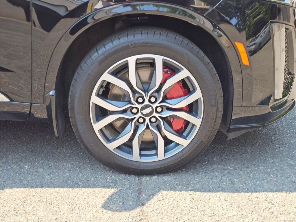 Used 2024 Cadillac XT6 Sport w/ Technology Package AWD/4WD image 9