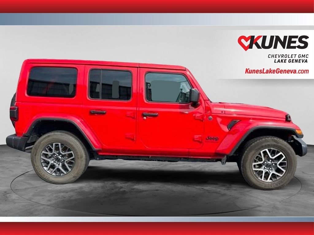 Used 2025 Jeep Wrangler Unlimited Sahara AWD/4WD image 3