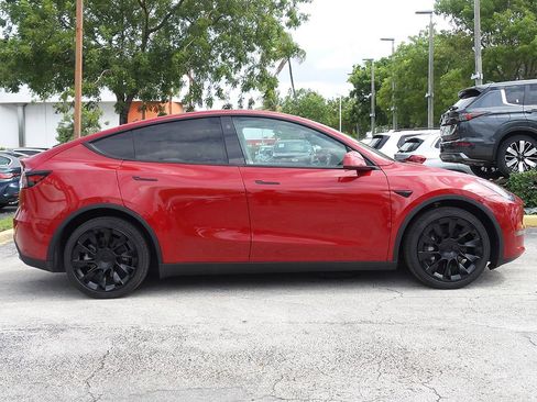 Used 2021 Tesla Model Y Long Range AWD/4WD image 18